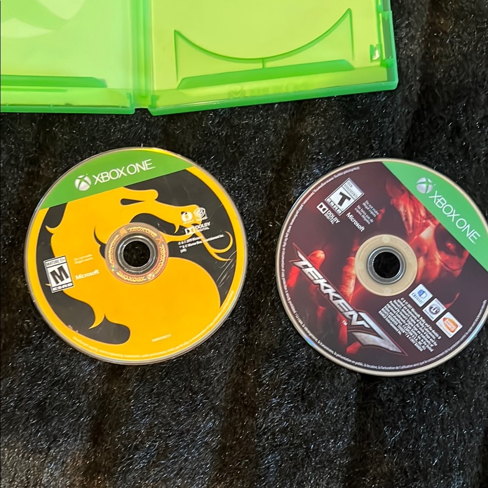 Xbox One Fighting Game Bundle Mortal Kombat 11 + Tekken 7 Pre-Owned Discs